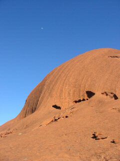 Uluru und der Mond