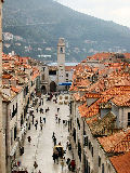 Stradun mit Uhrturm